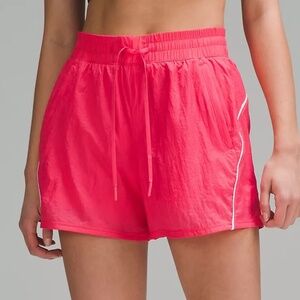 NWT - Lululemon License to Train High-Rise Lightweight Short 4"